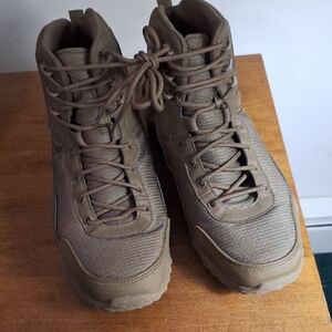 Men's Rugged Brown Outdoor Boots